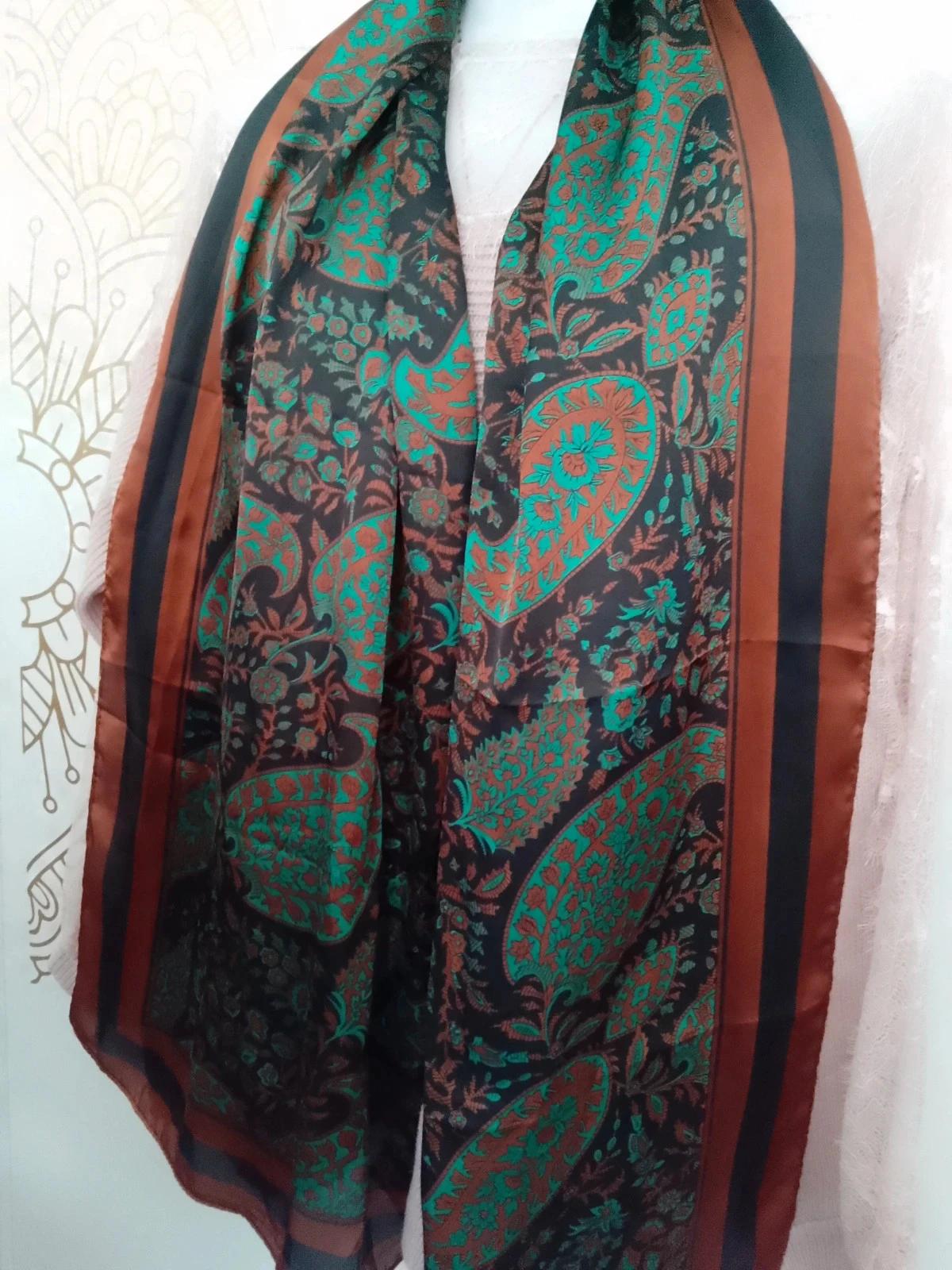 Foulard écharpe en satin